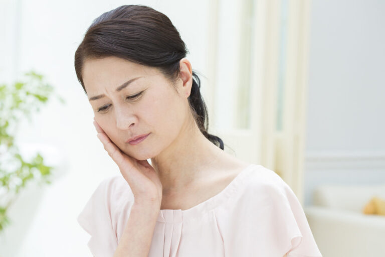 芦花パーク歯科の口腔外科専門医｜親知らず抜歯・インプラント手術